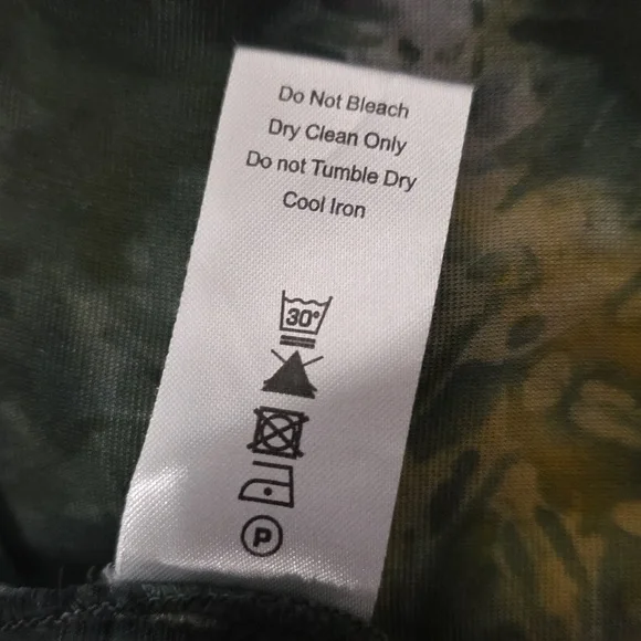 Kyla-Seo Embroidered Velvet Duster- Small - Picture 12 of 15